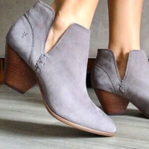 Frye Gray Heeled Ankle Bootssize 9.5 Great Condition